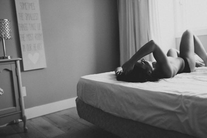 kelowna, lifestyle, boudoir, woman, girl, lingerie, naked, lust, sensual, mother, body, confidence, lace, mood, passion, trinacaryphotography